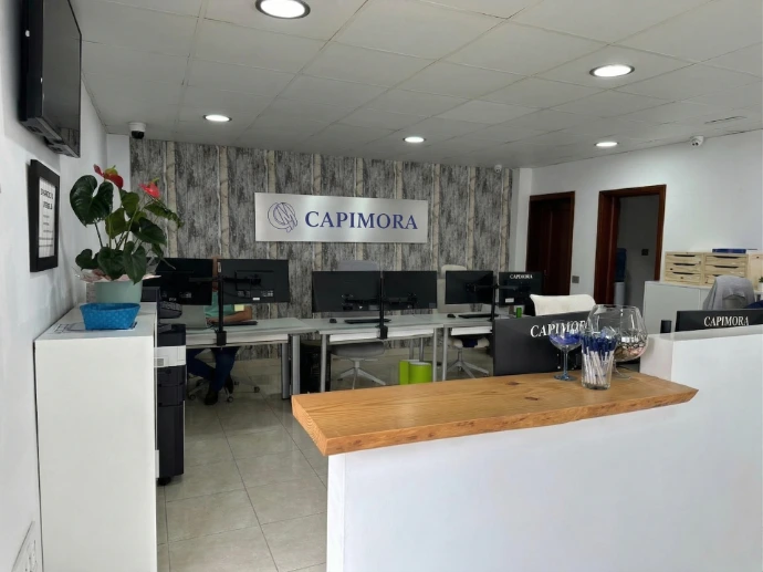 Oficina y almacén de Capimora en el Polígono Industrial de Arinaga, Agüimes (Gran Canaria)